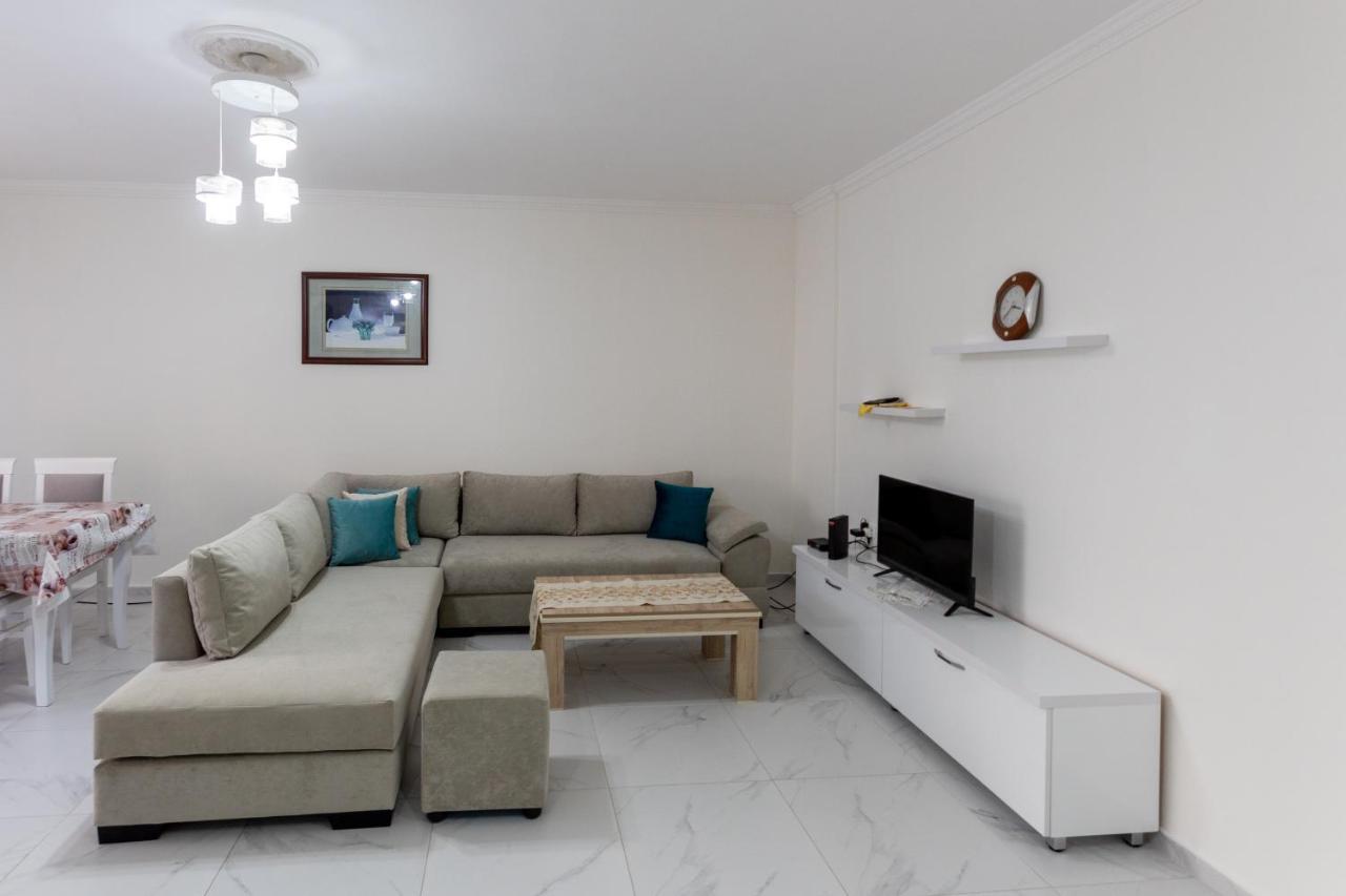 Comfortable Apartment Next To The Beach ドゥラス エクステリア 写真