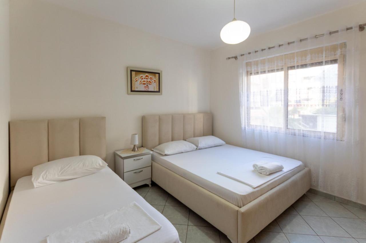 Comfortable Apartment Next To The Beach ドゥラス エクステリア 写真