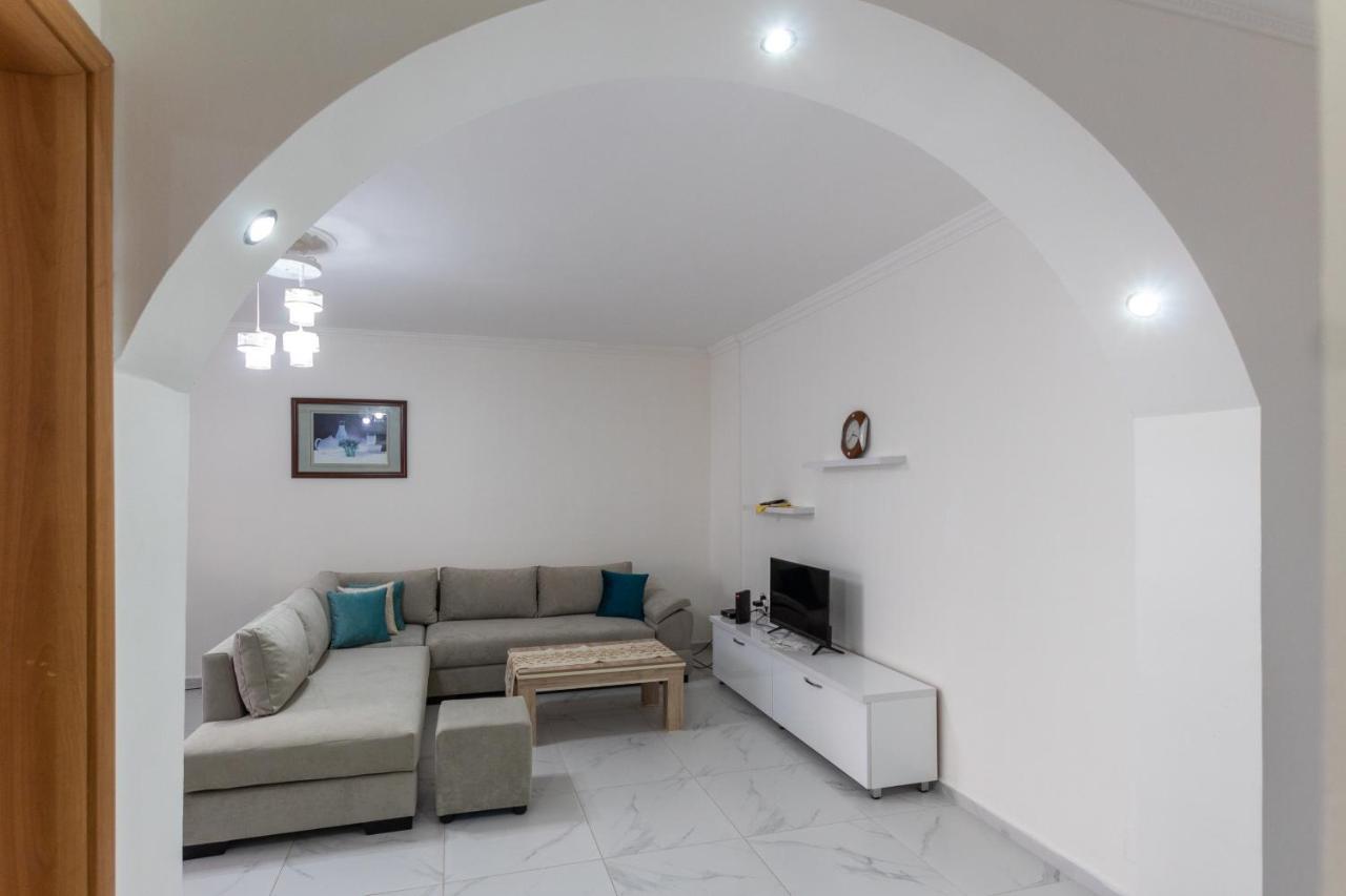 Comfortable Apartment Next To The Beach ドゥラス エクステリア 写真