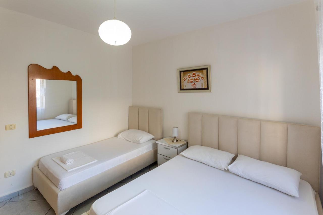 Comfortable Apartment Next To The Beach ドゥラス エクステリア 写真