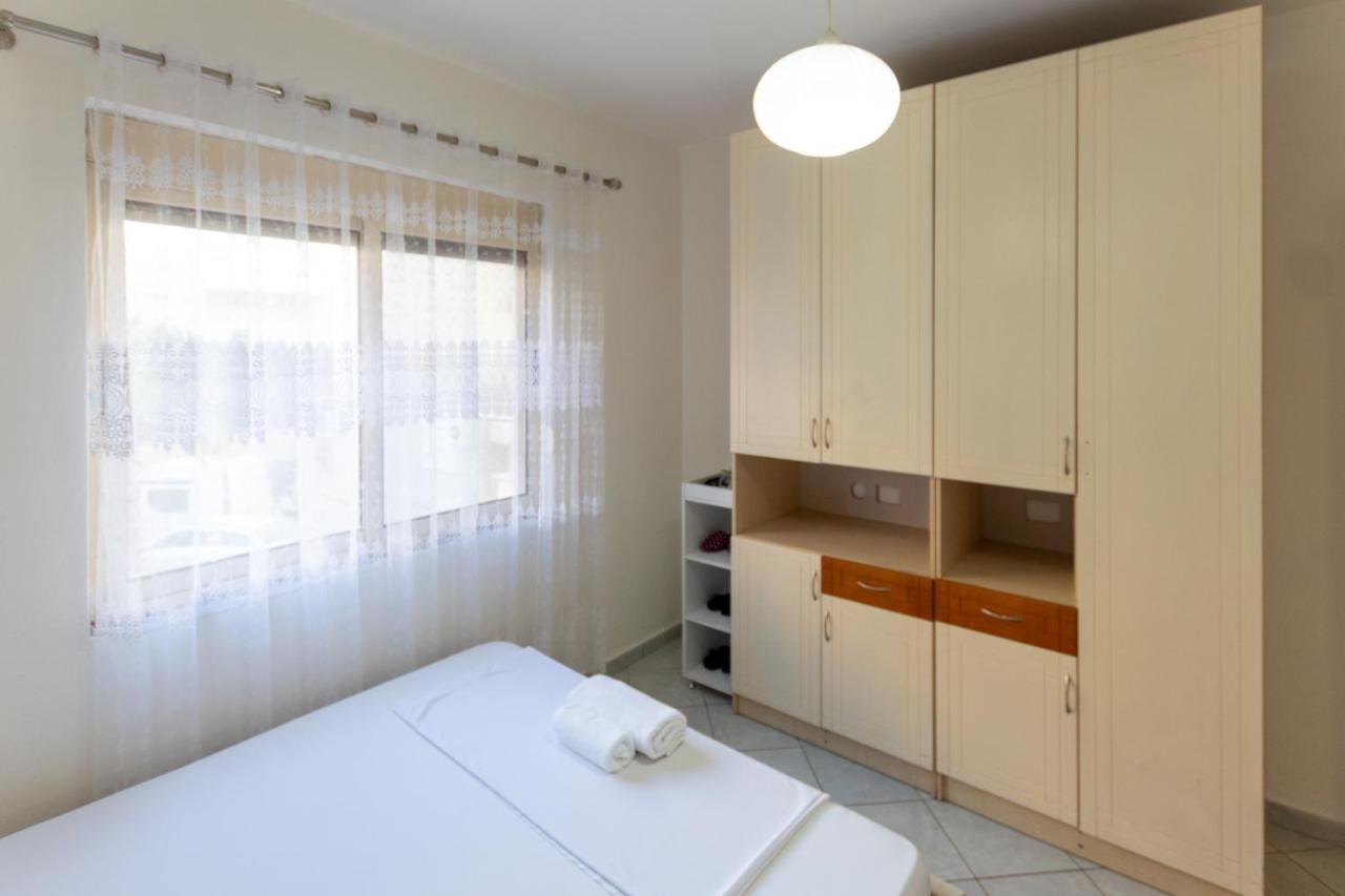 Comfortable Apartment Next To The Beach ドゥラス エクステリア 写真