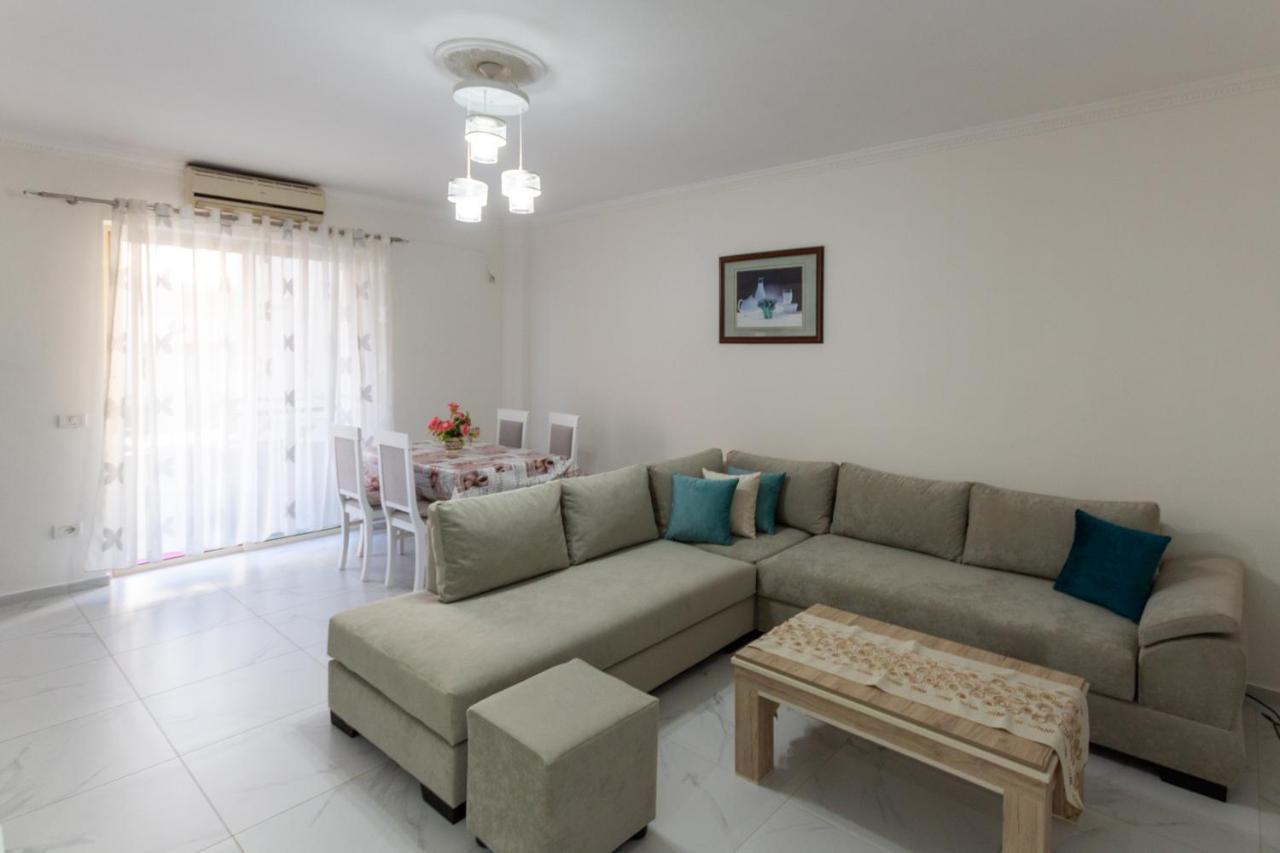 Comfortable Apartment Next To The Beach ドゥラス エクステリア 写真