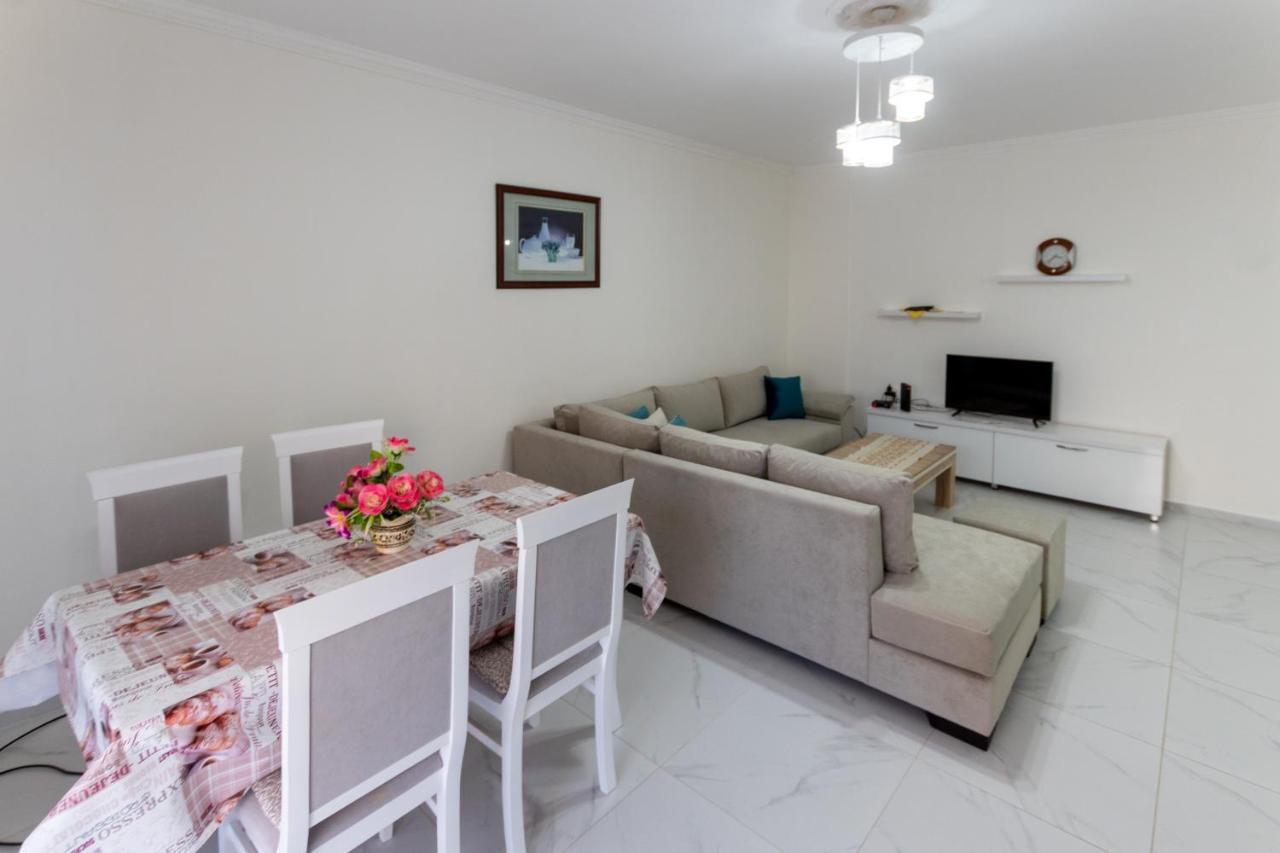 Comfortable Apartment Next To The Beach ドゥラス エクステリア 写真